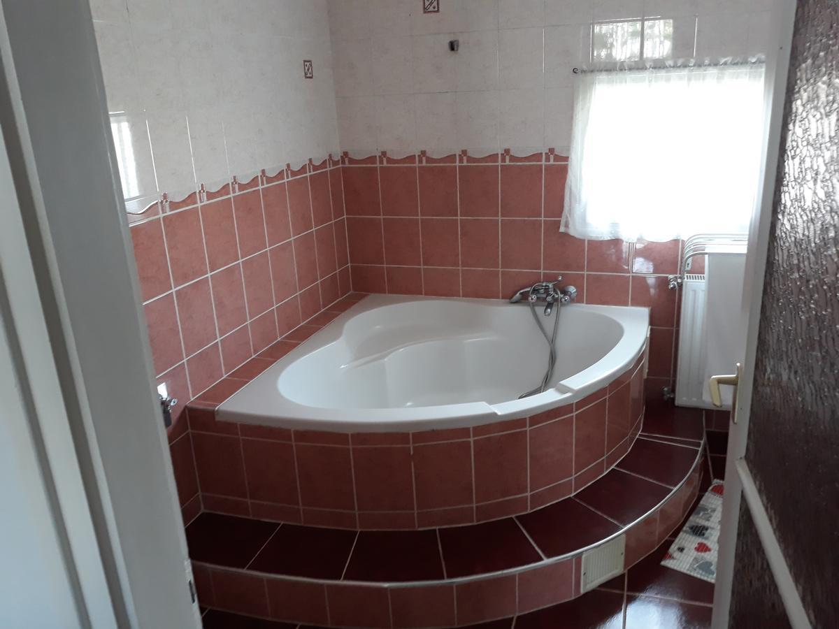 Rozsa Apartman 伦蒂 外观 照片