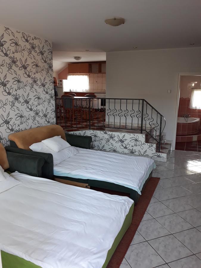 Rozsa Apartman 伦蒂 外观 照片